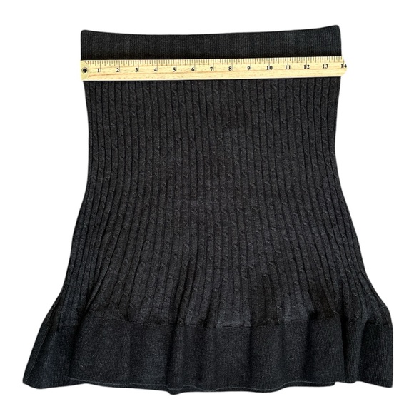 Suzy Shier Charcoal Grey Ribbed Ruffled Mini Skirt Size Medium - Picture 5 of 6